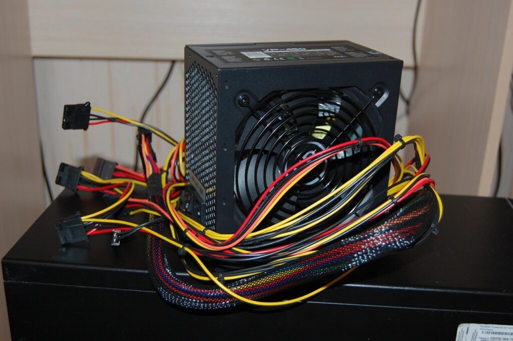 Contoh power supply dalam komponen CPU